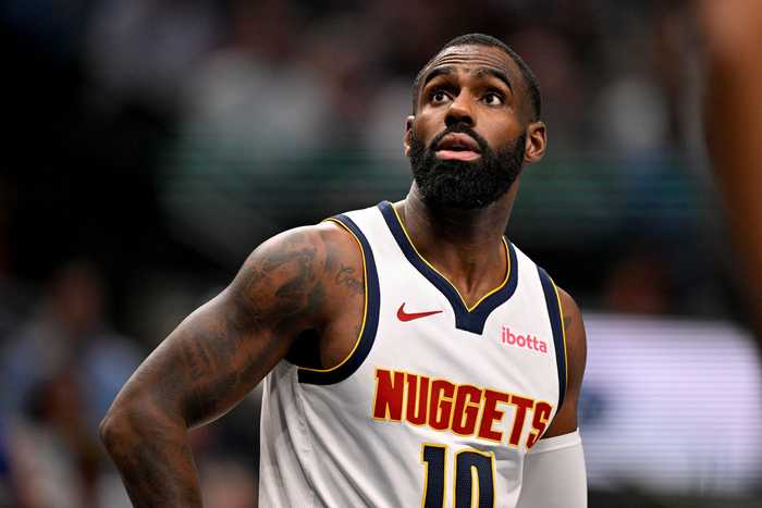 这表现神了！小哈达威12中8&三分9中5砍下25分 险胜4分正负值+27